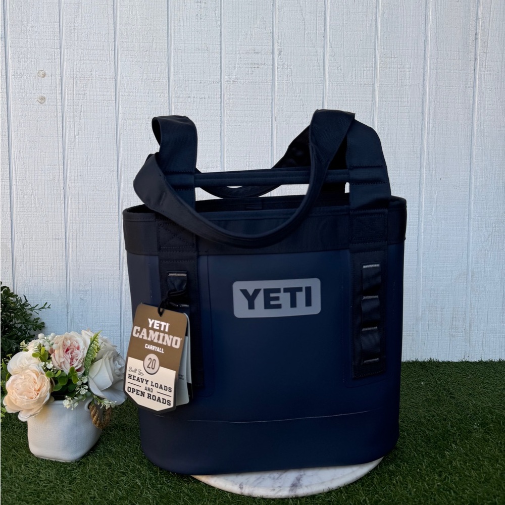 YETI 20 CARRYALL TOTE BAG
in Navy Blue - Durable New Tags summer travel - Picture 5 of 16